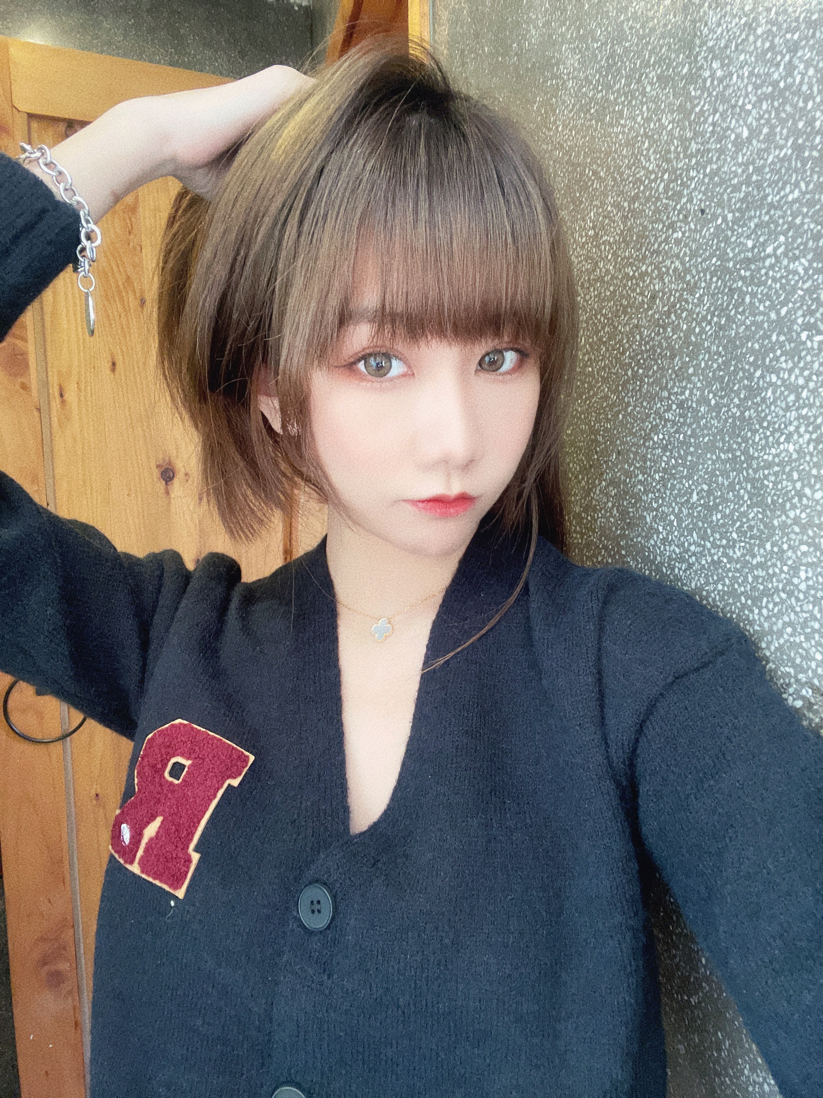 HALOYAN 求订阅♡每天更新 介绍图